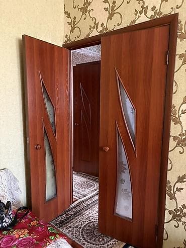 Комплектующие для дверей: Межкомнатная дверь, Б/у, Со стеклом, Деревянная, Распашная, Витражная, цвет - Коричневый — 1