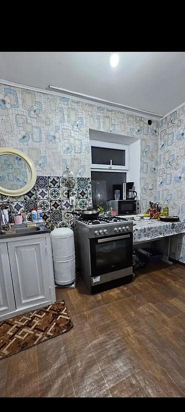 Үйлөр: 60 м², 3 бөлмө, Унаа токтотуучу жай, Забор, тосулган — 5