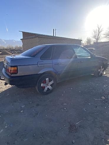 авто kia: Volkswagen Passat: 1988 г., 1.8 л, Механика, Бензин, Седан — 3