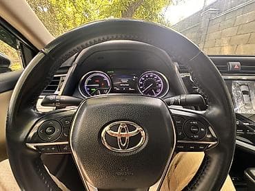 camry 5: Toyota Camry: 2018 г., 2.5 л, Гибрид, Седан — 8
