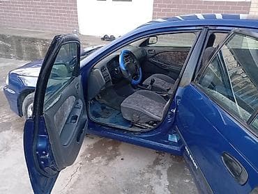 аксессуары для авто: Toyota Avensis: 1998 г., 1.6 л, Ручные, Бензин, Седан — 3