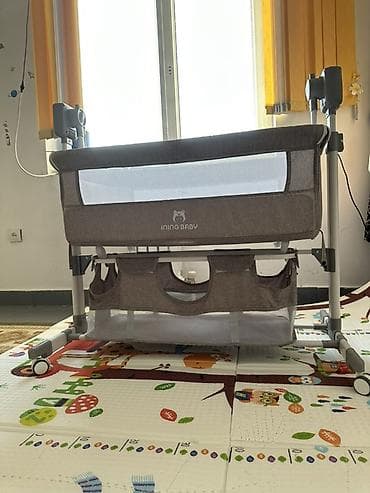 детские манежи кроватки: Детская прикроватная кроватка-люлька INING BABY с электронным блоком — 1