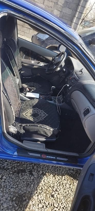 некстя 1: Nissan Almera: 2001 г., 1.8 л, Ручные, Бензин, Хэтчбэк — 4