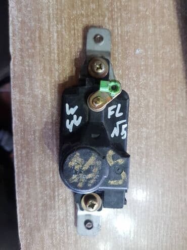 запчасти митсубиси паджеро 2: Замок двери Mitsubishi Б/у, Оригинал, Япония — 1