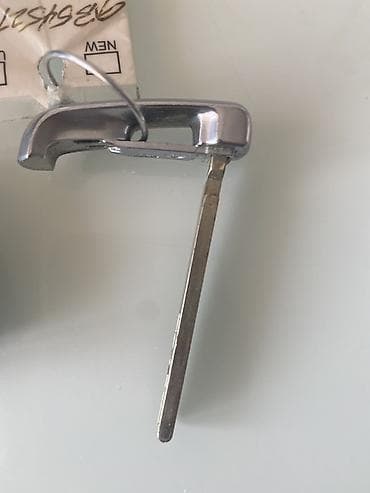 Ключ BMW 2020 г., Оригинал at lalafo.kg Ключ BMW 2020 г., Оригинал