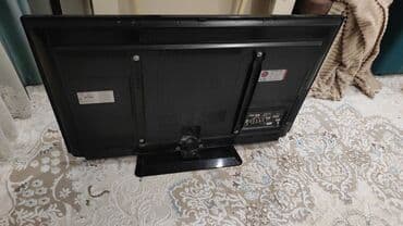 toshiba телевизор: Имеется подставка и крепеж на стену — 4