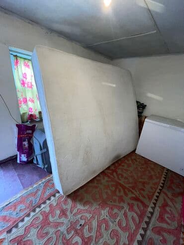 матрас бу: Продаю б/у матрас 2-х спальный. Размер 2x1.80. Состояние хорошее — 2