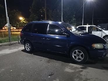 7 местные: Chrysler Voyager: 2001 г., 2.4 л, Автомат, Бензин, Минивэн — 4