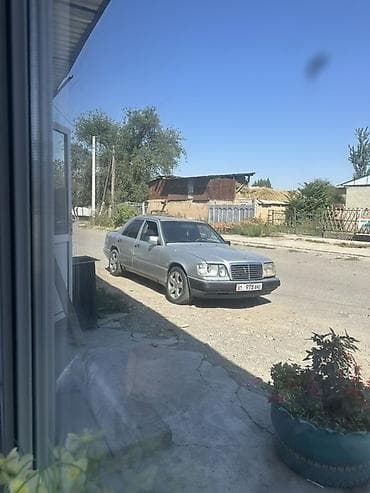 Mercedes-Benz W124: 1993 г., 3.2 л, Механика, Бензин, Седан