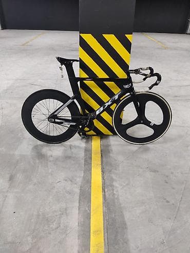 BXT Без дербана Компоненты: Вилсет: передний карбон лопасть, задний — 2