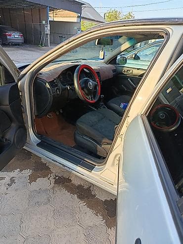 Volkswagen: Volkswagen Bora: 1999 г., 1.6 л, Механика, Бензин, Седан — 8