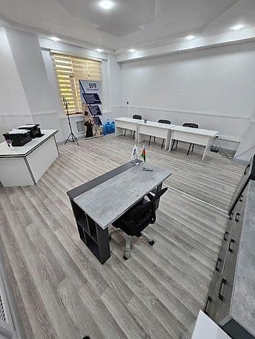 для руководителя: Великий просторий кабінет — цена 555 Светлый и просторный офисный — 3