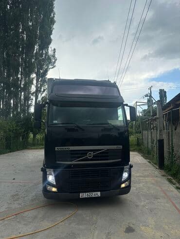 авто зарядное устройство для автомобильного аккумулятора: Прицеп, Volvo, Тентованный, Б/у — 1