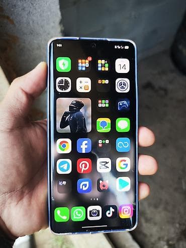 телевизор ч б: Xiaomi, 12 Pro, Б/у, 256 ГБ, цвет - Серый, 2 SIM — 4