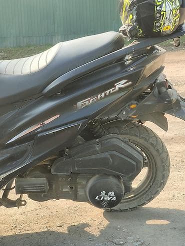 обмен скутера: Макси-скутер 150 куб. см, Бензин — 4