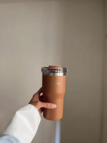 Термокружка розового цвета, предназначенная для напитков. Изделие — 4