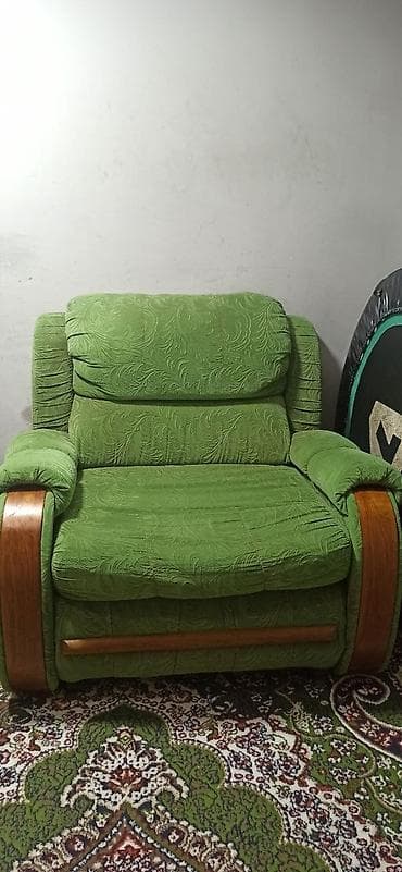 Текчелер, стеллаждар, секичелүү койгучтар: Срочно ! Срочно ! Срочно!
Продаю кресло-кровать за 3000сом!!!!! — 2