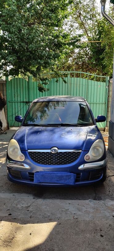 Daihatsu Sirion: 2003 г., 1 л, Механика, Бензин, Хэтчбэк