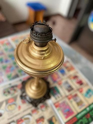 тумбы ош: Керосиновая настольная лампа и латунный самовар - Керосиновая лампа — 2