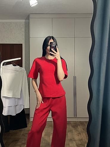 красный свитер: Женские двойки с приталенным верхом🤍 Производство: Турция 🇹🇷 Размеры — 3