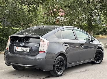 vitz platz: Toyota Prius: 2010 г., 1.8 л, Вариатор, Гибрид, Хэтчбэк — 3