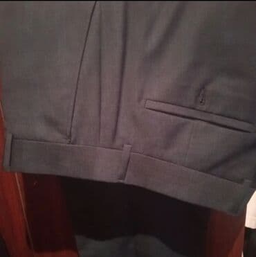 брендовая мужская одежда по низким ценам: Продаю 3 классические рубашки. Размер S. И классические брюки — 3
