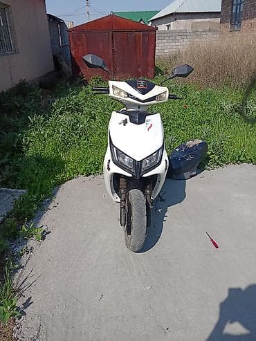 k7 2019: Скутер 50–150 см³ (визуально — спортивный пластик, дисковый передний — 2