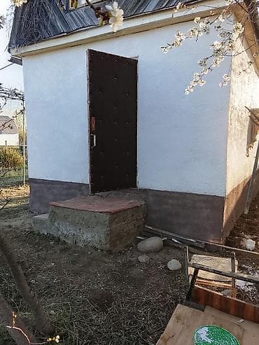 сдаю загородный дом: Дачный дом с земельным участком 5 сотак документы на руках,на дача — 8