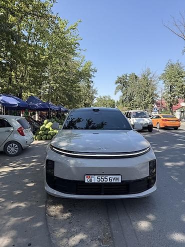 Lixiang L6: 2025 г., 1.5 л, Автомат, Электромобиль, Внедорожник