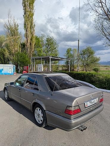 Унаа сатуу: Mercedes-Benz W124: 1994 г., 2.2 л, Автомат, Бензин, Седан — 4