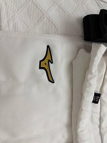 Спорт и отдых: Mizuno белое в идеальном состоянии продаю по срочной цене так как — 5