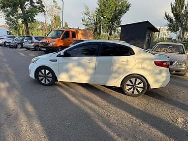 Продажа авто: Kia Rio: 2014 г., 1.6 л, Автомат, Бензин, Седан — 4