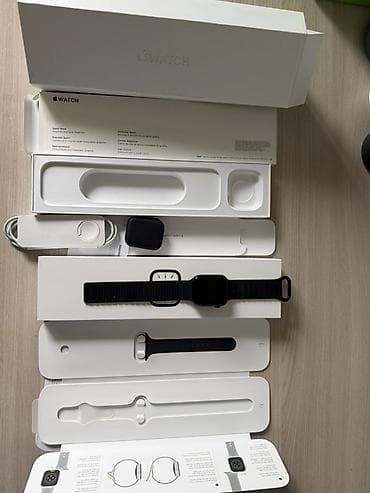 kg camera: Apple Watch 7, 45mm. 
Аккумулятор 90% — 1