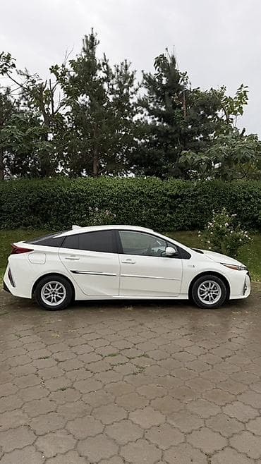 Toyota Prius: 2020 г., 1.8 л, Вариатор, Гибрид, Хэтчбэк — 3