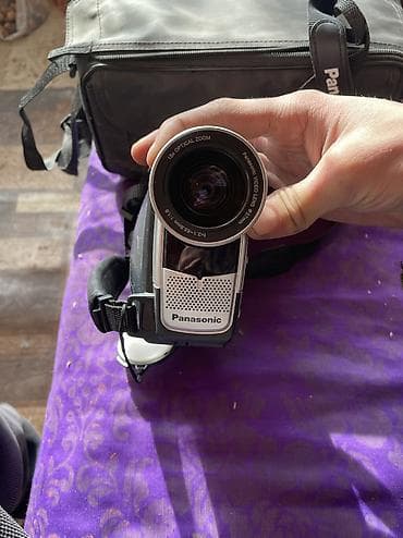 Видеокамеры: Продаю видео камеру Panasonic RZ-15 состояние идеальная лежит много — 2