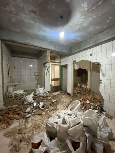 Снос стен, Разбор полов, Снятие потолков | Гипсокартонная стена, Снос перегородки, Снятие старой штукатурки | Зачистка от старых обоев, Сбивка старой штукатурки, Снятие извести | Демонтаж деревянного пола | Крыша из шифера, Металлочерепичная кровля, Мягкая кровля Больше 6 лет опыта