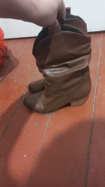 Ботинки: Мужские кроссовки, 36.5, Adidas, Б/у, цвет - Черный, Платная доставка — 2