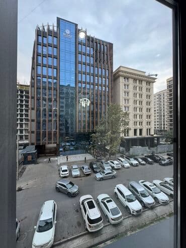 срочно связи переездом: Продается новая двухкомнатная квартира в золотом квадрате города — 10