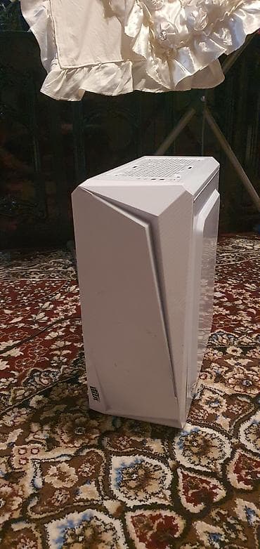 ryzen 9 9950x: Игровой/офисный системный блок в белом корпусе с агрессивным дизайном — 6