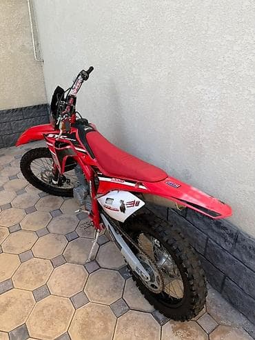 Унаа: Эндуро-мотоцикл 300cc (4‑тактный), красно‑белая расцветка — 6