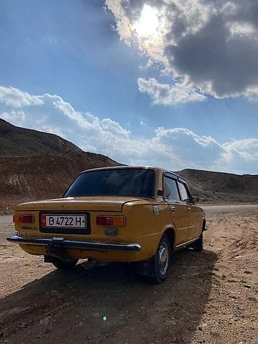 ВАЗ (ЛАДА) 2101: 1980 г., 1.3 л, Ручные, Бензин, Седан