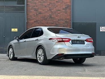 70: Toyota Camry: 2017 г., 2.5 л, Вариатор, Гибрид, Седан — 3