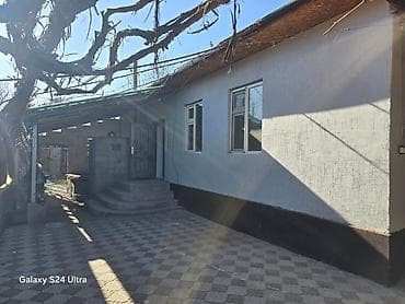 воост: Продаётся дом с закрытым двором и отдельно стоящими воротами. Ала тоо — 8