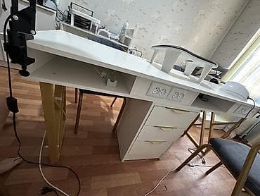 продаю педикюрное кресло: Маникюрный стол 14,000 педикюрный стол 12.000 Срочно продаю!! Звонить — 8