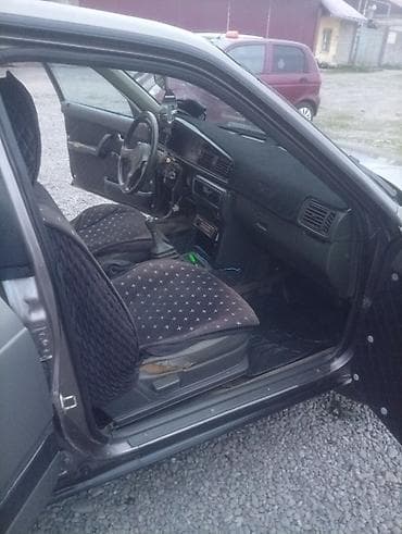 машн: Mazda 626: 1991 г., 2 л, Ручные, Бензин, Хэтчбэк — 9