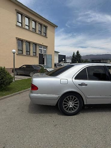 ош е34: Mercedes-Benz E-Class: 1996 г., 2.3 л, Кол менен иштөөчү, Бензин, Седан — 4