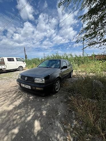 Транспорт: Volkswagen Vento: 1993 г., Механика, Бензин, Седан — 1