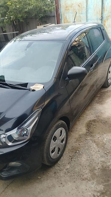 Chevrolet Spark: 2017 г., 1 л, Автомат, Бензин, Хэтчбэк