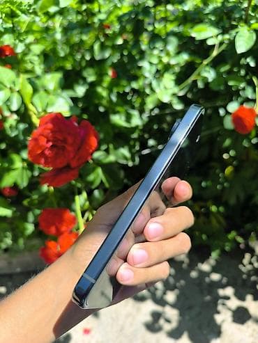 iphone kg: Google Pixel 10 Pro, Б/у, 256 ГБ, цвет - Черный, eSIM — 3