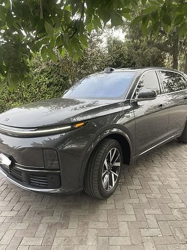 byd e9: Lixiang L7: 2023 г., Гибрид, Кроссовер — 3